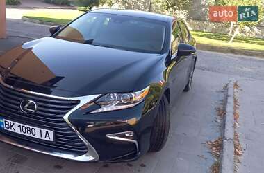 Седан Lexus ES 2016 в 