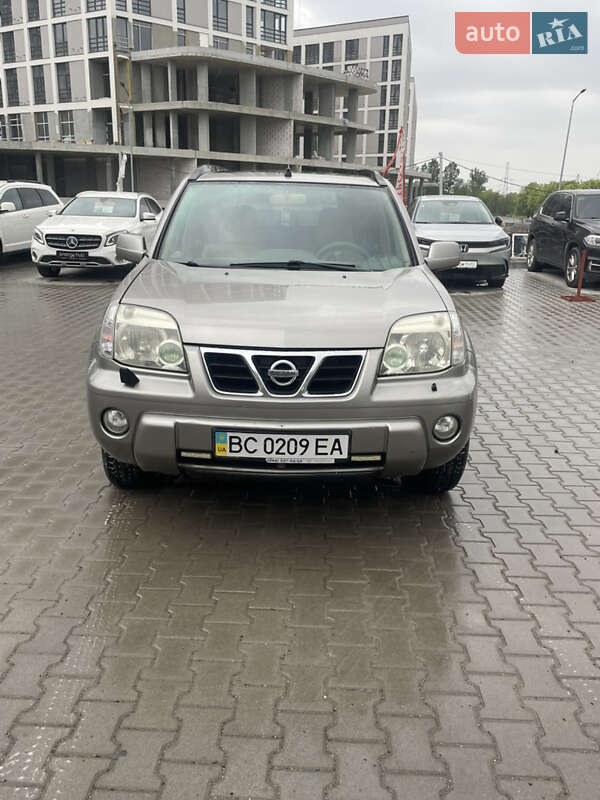 Позашляховик / Кросовер Nissan X-Trail 2003 в 