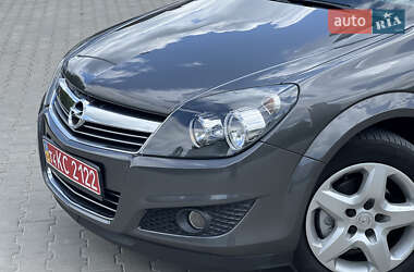 Універсал Opel Astra 2011 в 
