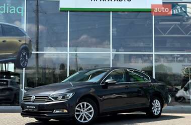 Седан Volkswagen Passat 2017 в Києві